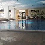и студия 